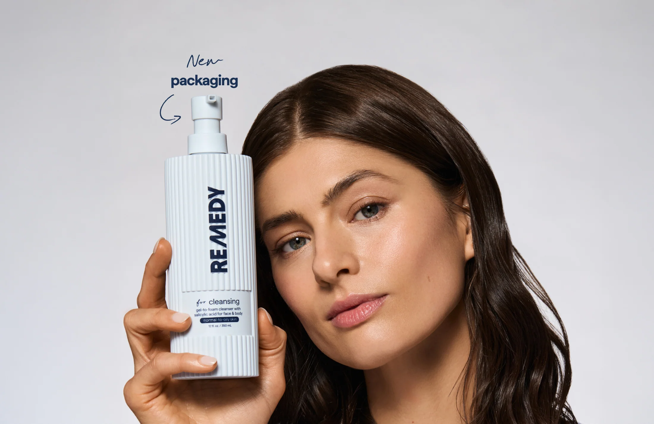 REMEDY Gel-to-Foam Cleanser with Salicylic Acid - Image 4